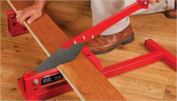 Laminate flooring cutting tool