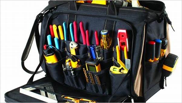 Tool tote with multiple compartments
